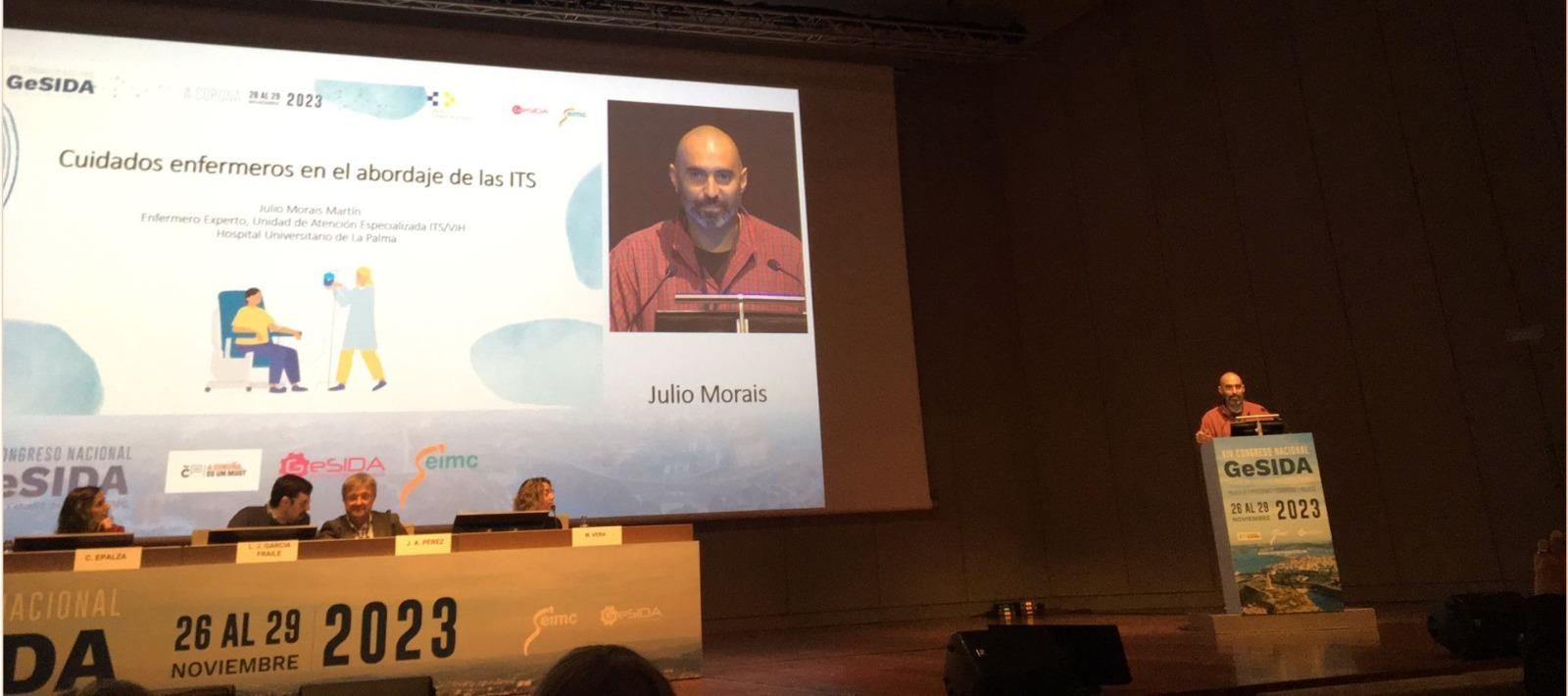 Julio Morais, enfermero de la Unidad de Atención Especializada de ITS del Hospital Universitario de La Palma, durante su intervención.