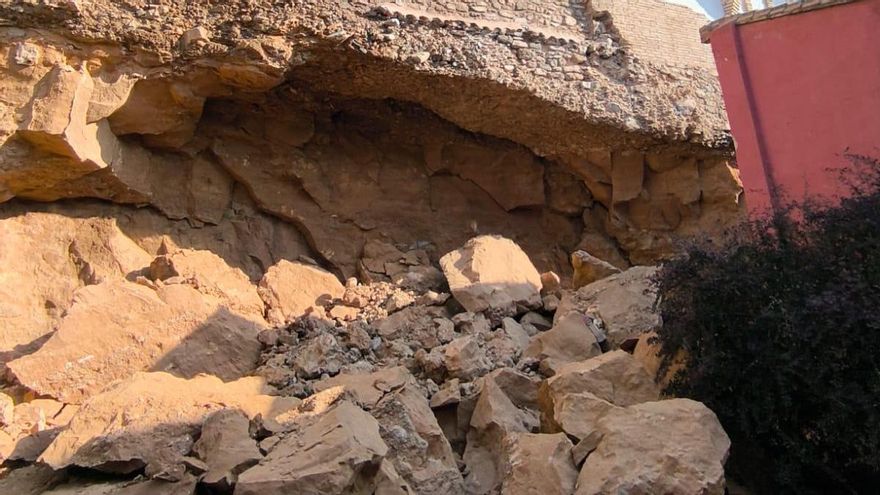 Desalojan viviendas de Tarazona al desprenderse por la dana rocas sobre las que se asientan las Casas Colgadas