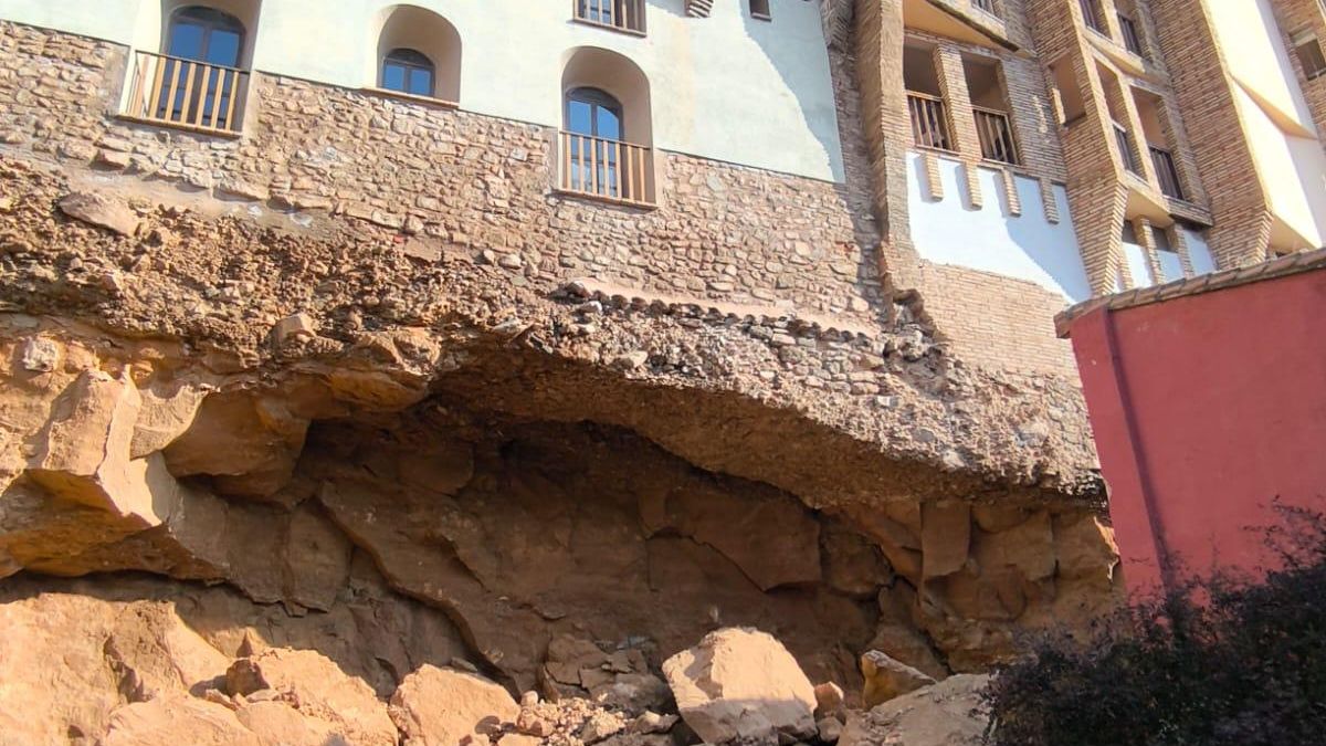 Rocas desprendidas en las casas colgadas de Tarazona