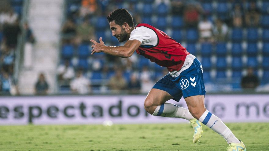 El defensa central José León sufre una grave lesión de rodilla