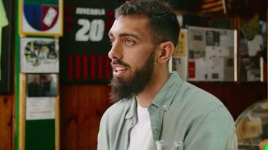 Gonzo preguntó a Borja Iglesias (Betis) por la posición de los futbolistas en política: "Una derecha no muy extrema"