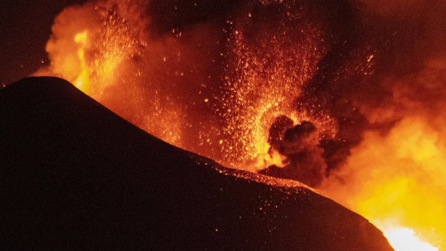 El volcán de La Palma, en erupción