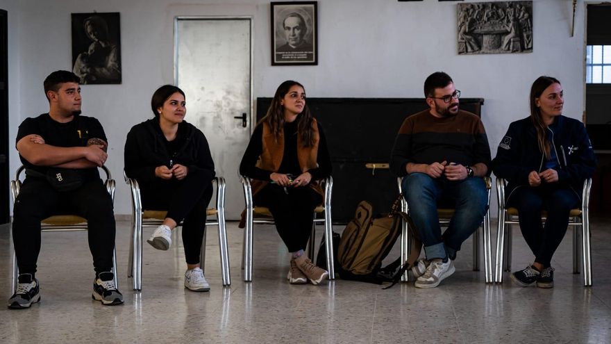 Reunión de la Asociación Vecinal Unión y Esperanza de Las Palmeras.