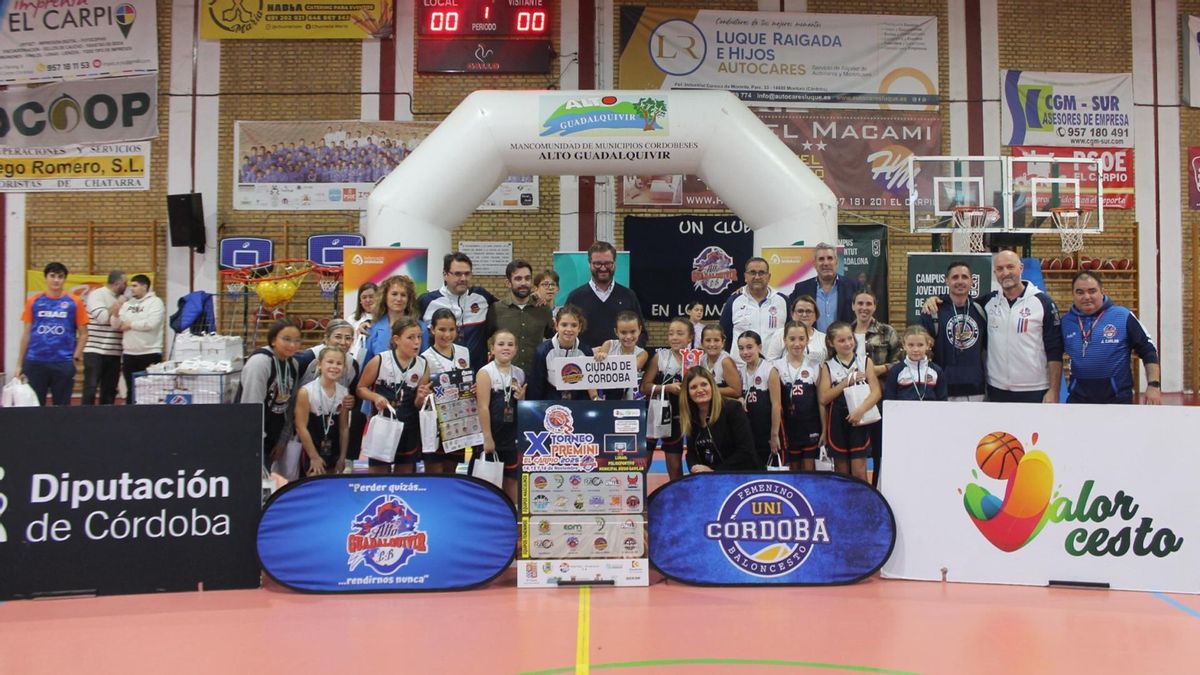 El futuro del baloncesto andaluz se divierte en la gran fiesta de El Carpio