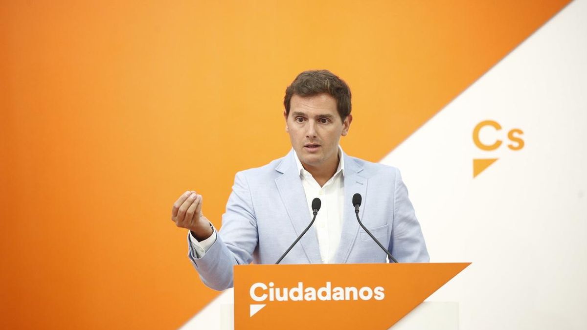 Rivera pide a Sánchez que "rectifique", requiera a Torra acatar la Constitución y aplique el 155 si no lo hace