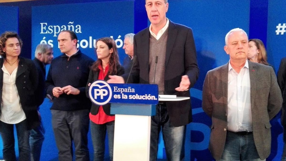 Albiol dice que "lo más fácil" sería dimitir pero estaría dejando al PP en una situación "muy delicada"