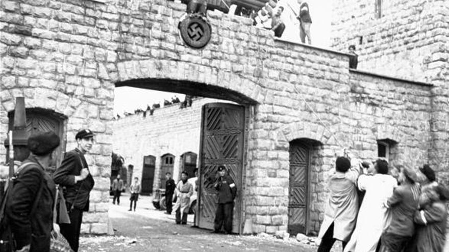El auge del fascismo planea sobre el 80º aniversario de la liberación del campo nazi de Mauthausen