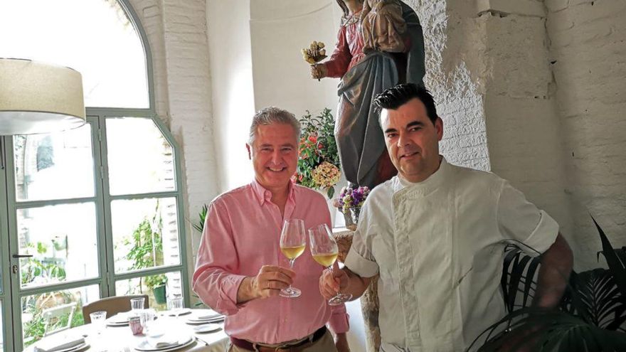 Salmorejo, rabo de toro y bolitas de flamenquín cordobés para la cena de Los Goya