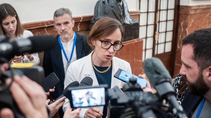 La ministra de Sanidad, Mónica García, durante una sesión plenaria en el Congreso, a 29 de abril de 2026, en Madrid (España).