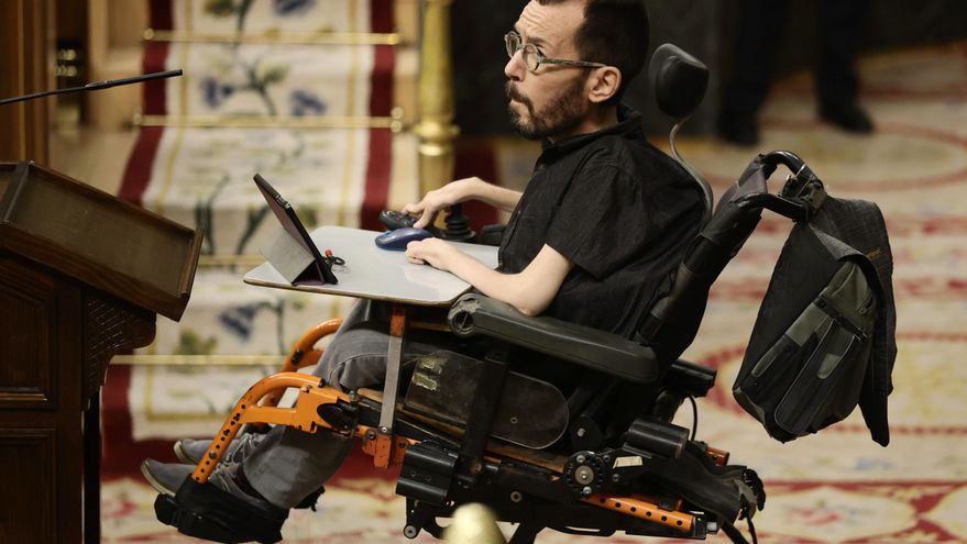 El portavoz de Unidas Podemos en el Congreso, Pablo Echenique, en una sesión plenaria, en el Congreso de los Diputados.