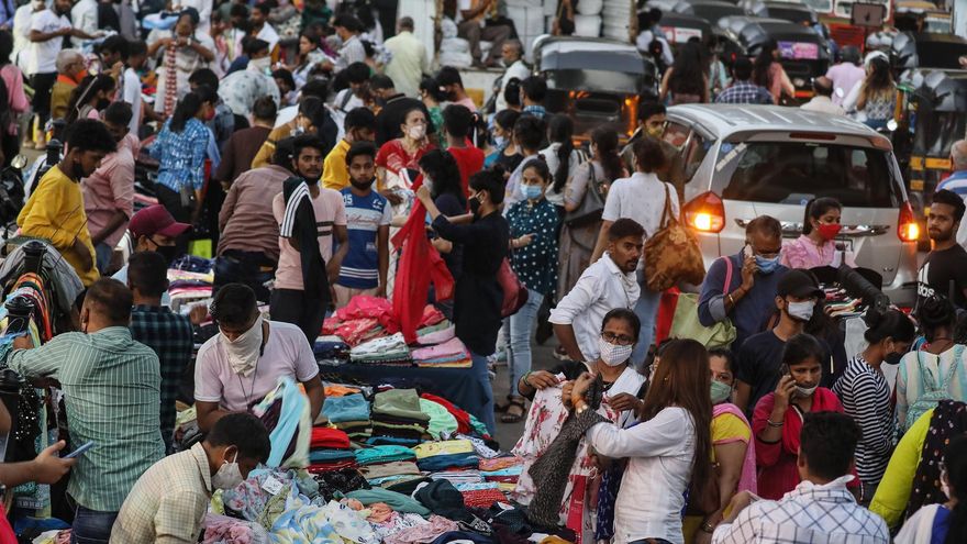 La India revisará las restricciones a los viajes por la variante ómicron.