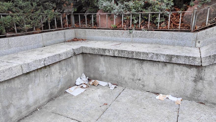 Suciedad en la plaza de Salesas