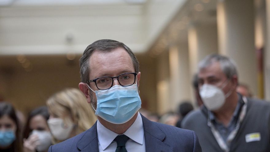 El portavoz del Grupo Popular en el Senado, Javier Maroto, se dirige a una sesión de control al Gobierno en la Cámara Alta, a 13 de abril de 2021, en Madrid (España).