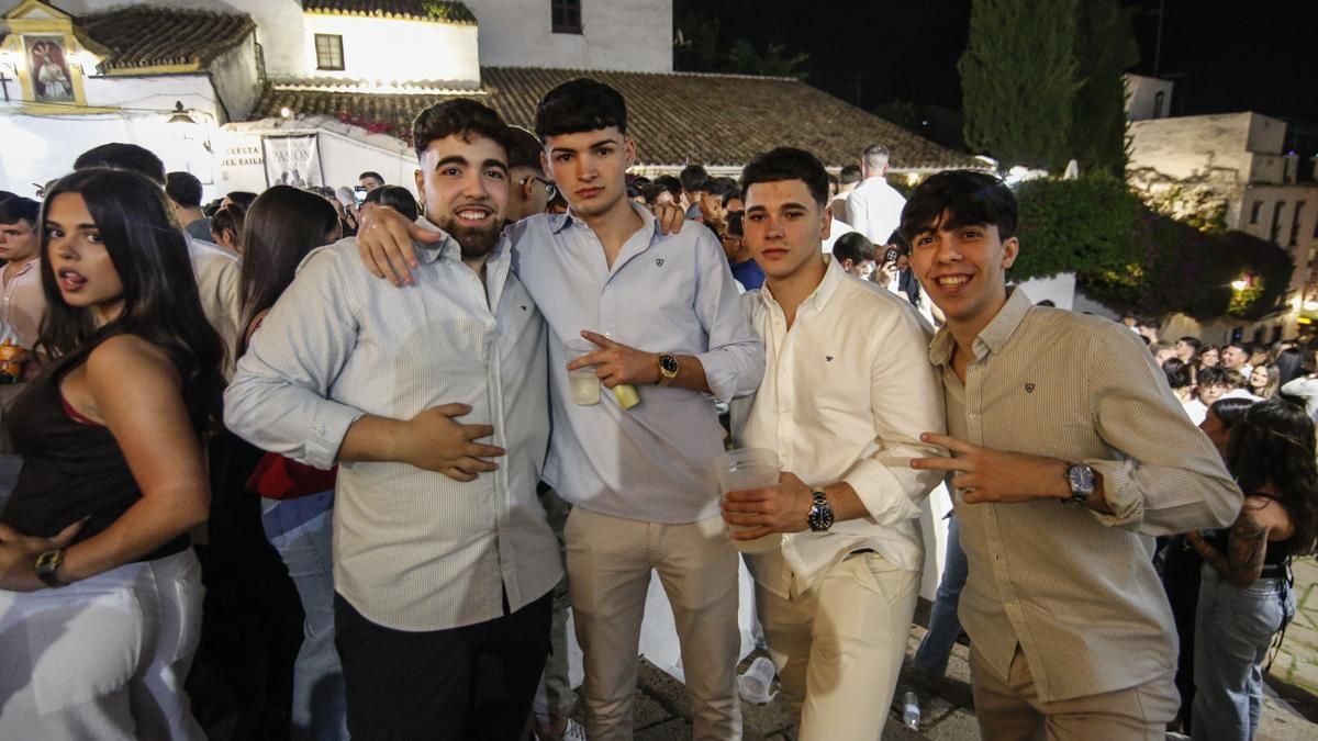 Ambiente nocturno de las Cruces de Mayo del Bailío