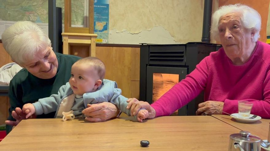 La barrera de los cuidados: "Entre trabajo, casa y familia, mis noches siempre fueron demasiado cortas"