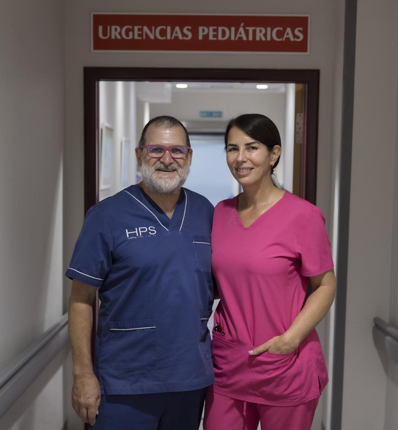 Alfredo Suárez, jefe del servicio de Urgencias pediátricas, y Sandra Serrano, pediatra de HPS.