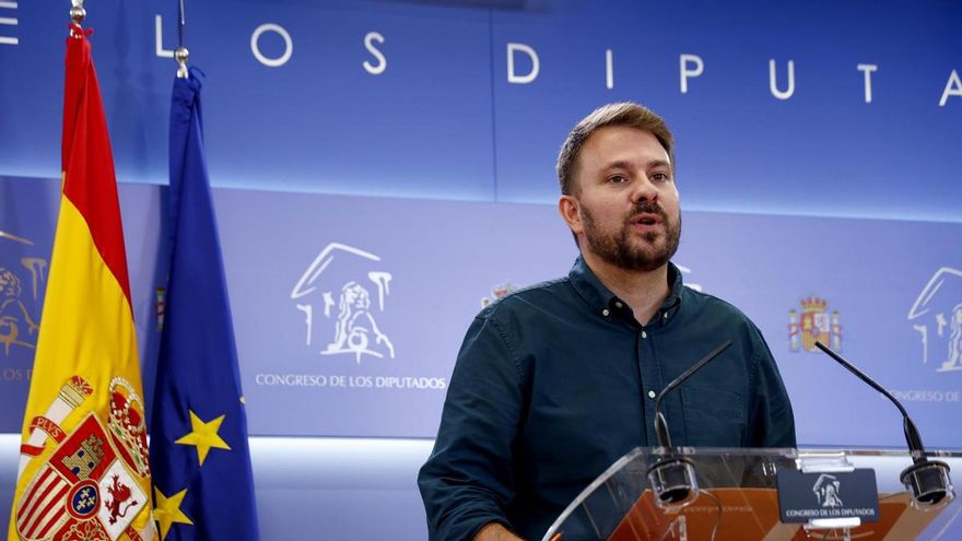 Alberto Ibáñez, Portavoz de Compromís y Diputado GP Plurinacional SUMAR, este martes durante la rueda de prensa en el Congreso de Los Diputados.