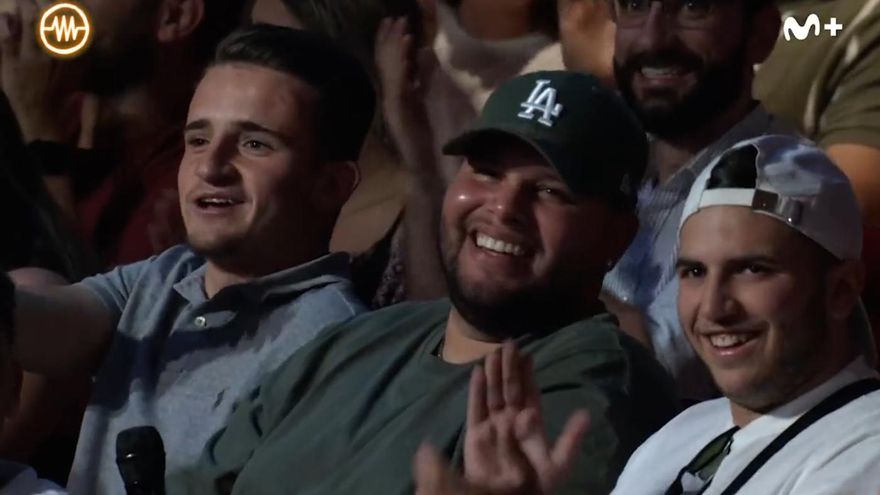 Broncano descubrió entre el público a los "máquinas" a los que David Bisbal saludaba en su vídeo viral