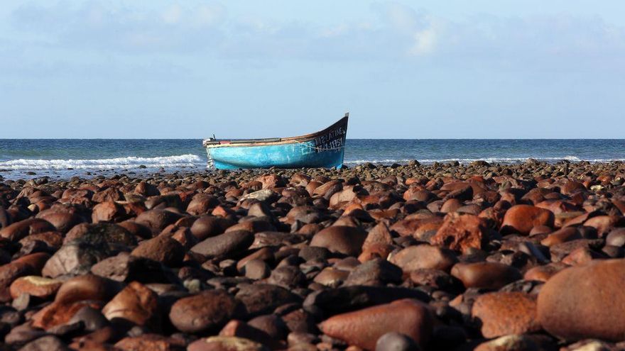Otras dos personas mueren este sábado en el mar intentando llegar a Canarias