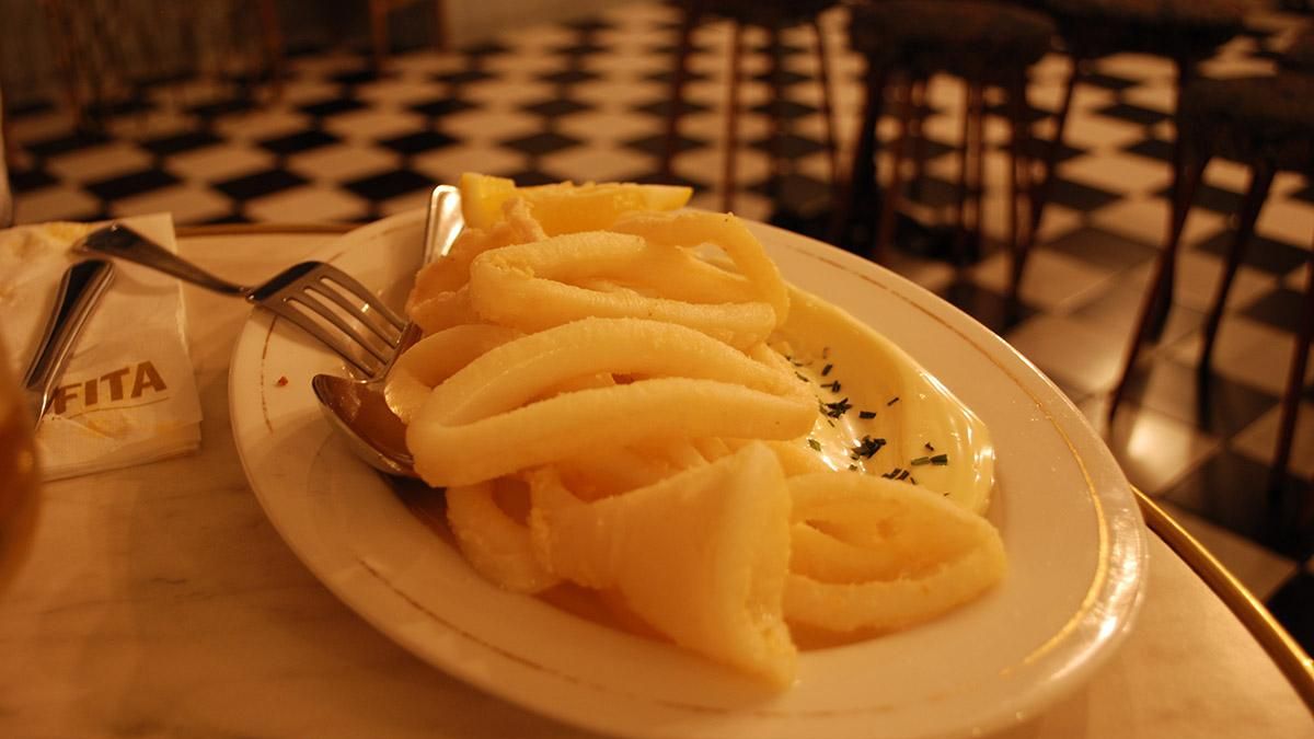 Calamares a la andaluza vs. Calamares a la romana: las grandes diferencias de las tapas clásicas
