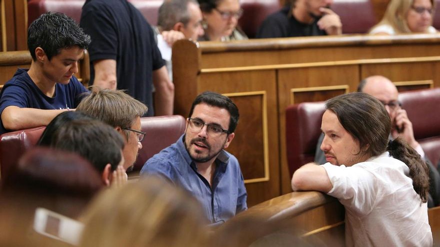 Xavi Domènech, Alberto Garzón y Pablo Iglesias, en la constitución del Congreso.