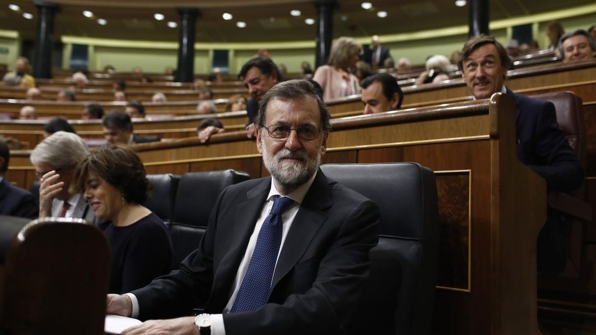 Rajoy ofrece una subida del salario mínimo del 4% para 2018 y alzas "importantes" para 2019 y 2020