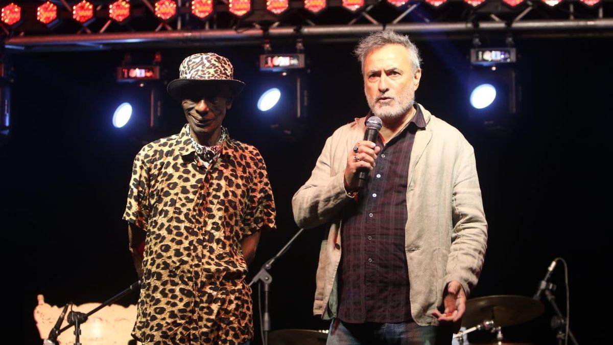 Jorge “Corcho” Rodríguez subastó cuadros de su autoria inspirados en el candombe para ayudar a reconocido centro cultural uruguayo