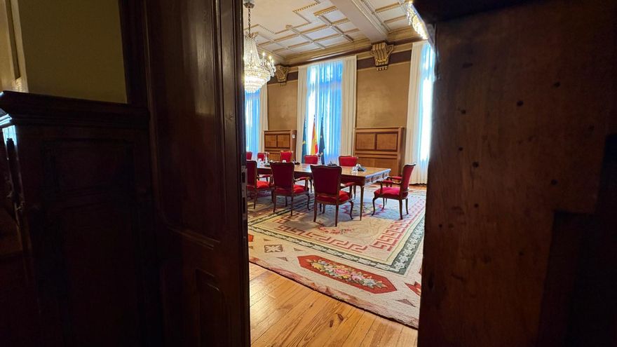 Un error en la notificación paraliza la tramitación de los presupuestos asturianos por la ausencia de un diputado