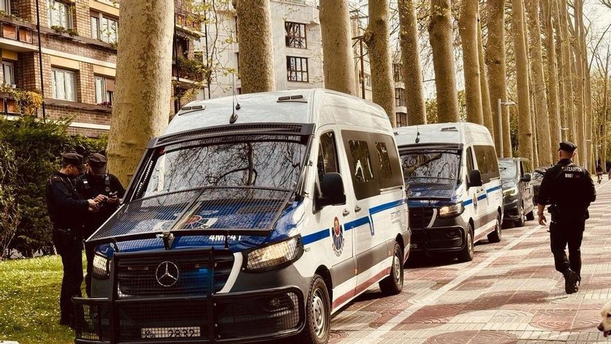 La Ertzaintza moviliza 150 agentes adicionales y equipos de Intervención ante la visita del Maccabi israelí a Vitoria
