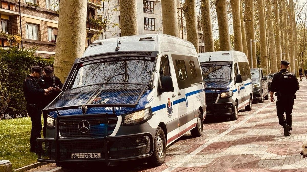 La Ertzaintza moviliza 150 agentes adicionales y equipos de Intervención ante la visita del Maccabi israelí a Vitoria
