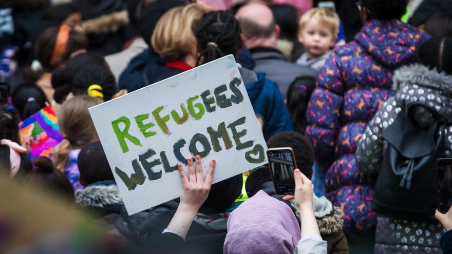 El Gobierno británico dice a solicitantes de asilo de Afganistán y Yemen que vuelvan a sus países porque son seguros