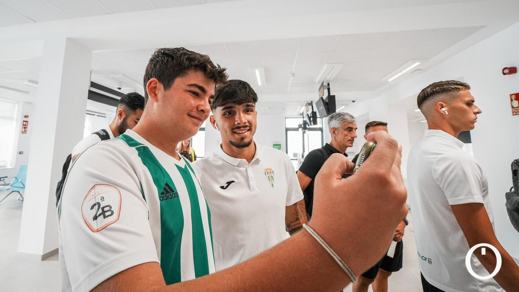 El Córdoba CF ya viaja en avión camino a Gijón