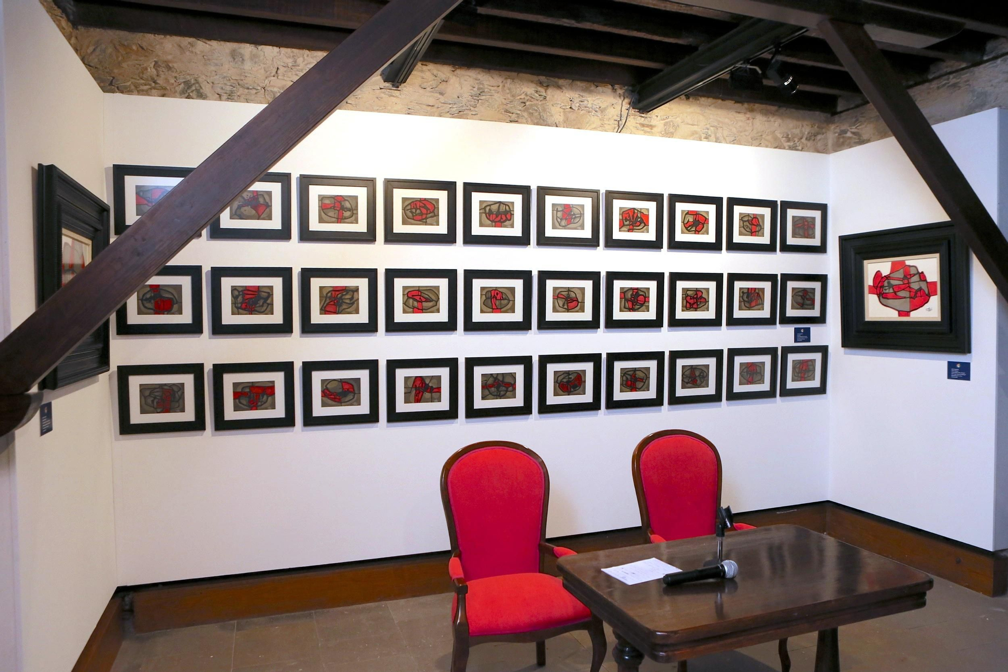 Exposición 'Obra sobre papel' del artista Sergio Gil en la sala de exposiciones 'Casa Condal', San Fernando de Maspalomas. (ALEJANDRO RAMOS)