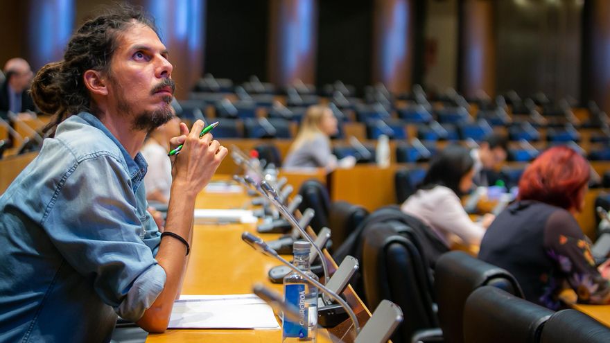 El diputado y Secretario de Organización de Podemos, Alberto Rodríguez, en una comisión del Congreso