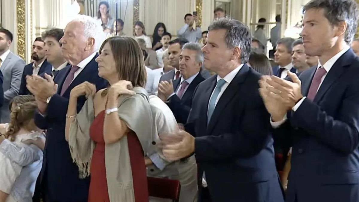 Los Mahiques en la primera fila cuando Juan Bautista juró como ministro de Justicia.