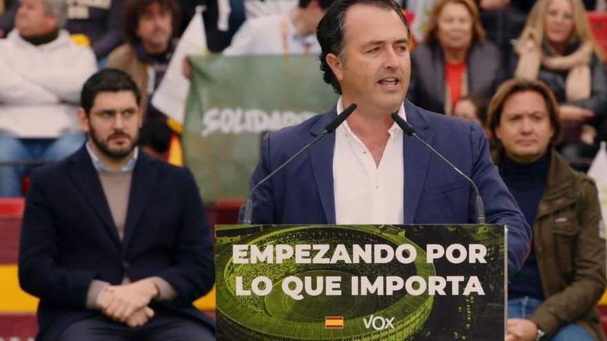 El candidato de Vox a la Presidencia de Castilla-La Mancha: "Los enemigos de los regantes son los políticos"