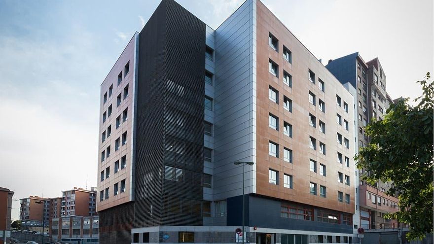 Un brote en una residencia de Bilbao afecta a no vacunados y motiva las dos primeras hospitalizaciones en semanas en Euskadi