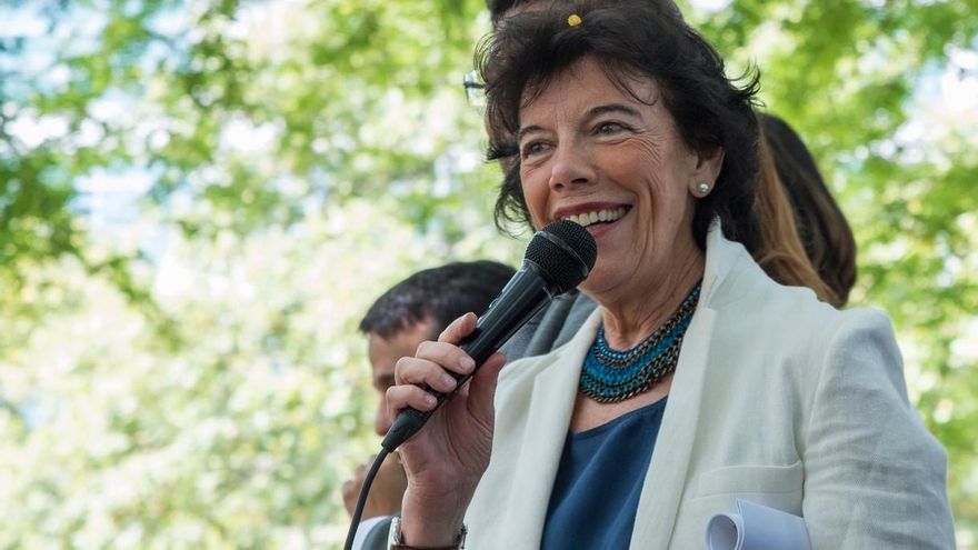 Celaá califica de "excelentes" los resultados del CIS pero dice que Sánchez trabajará con los obtenidos el 28A