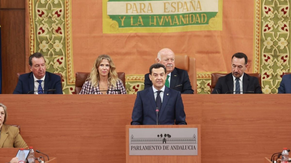 Moreno tiende la mano a Vox en su discurso de investidura pero avisa: "Mi carácter y mis valores son sólidos y no cambiarán"