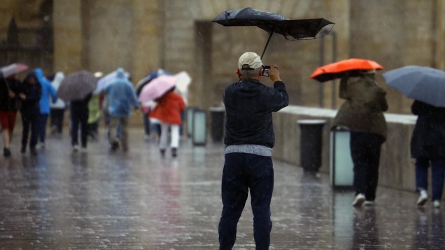 La Aemet avisa de un bajón de las temperaturas y lluvias en el este del país