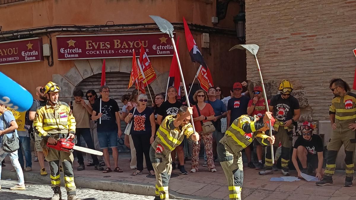 Los bomberos forestales y el Gobierno de Aragón alcanzan un acuerdo de mínimos en plena huelga: “Es un pequeño avance”