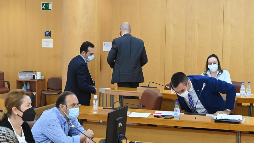 Los diputados de Vox en la Asamblea de Ceuta abandonan el Pleno