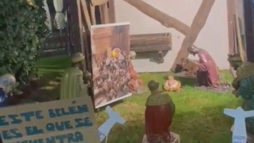 Colocan misiles y carteles contra la guerra en Palestina en el Belén de Cuenca