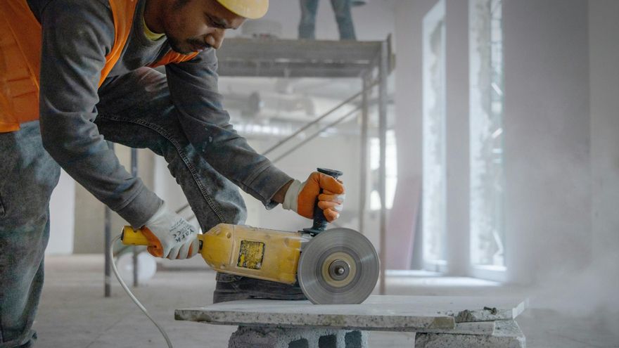 La mayor sociedad de neumología del mundo pide prohibir las encimeras de cuarzo y critica las tácticas de la industria
