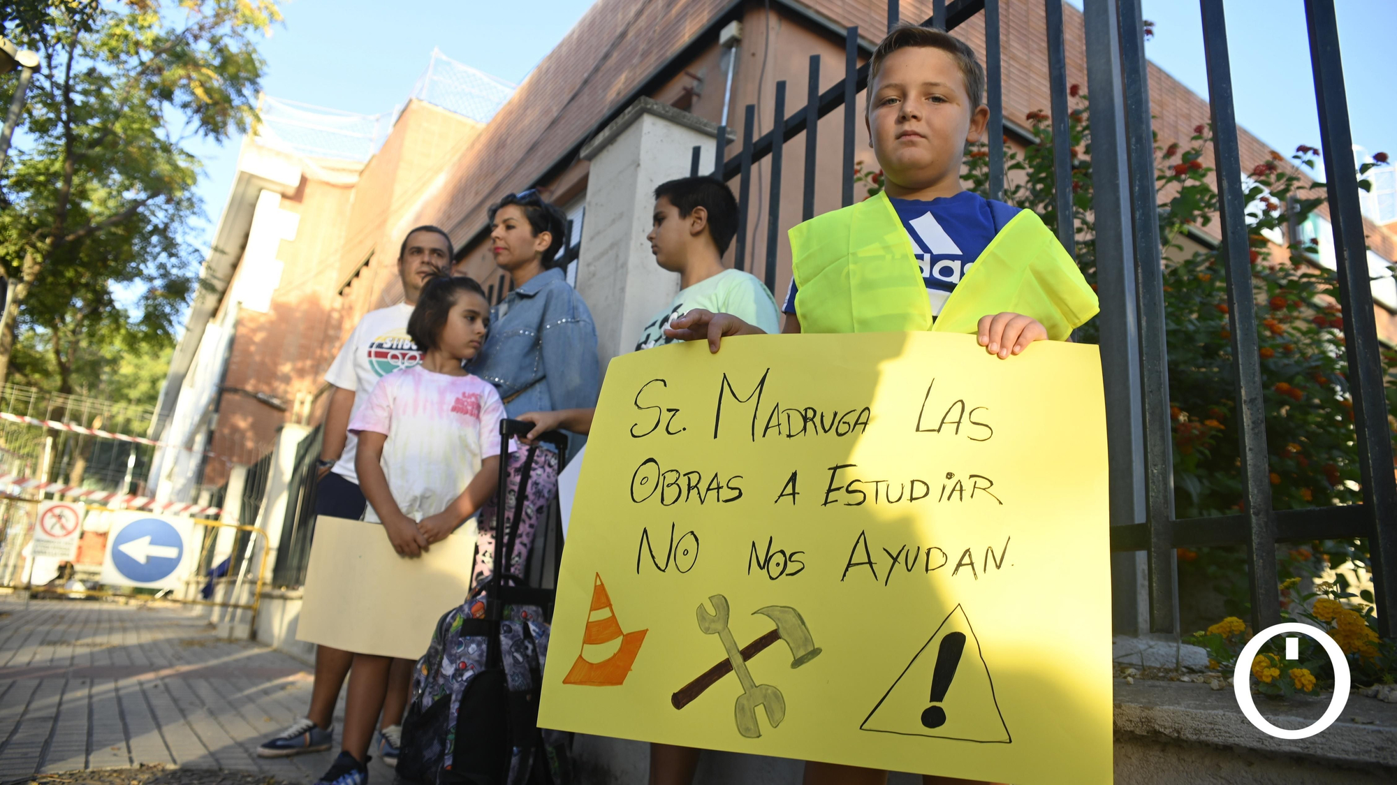 Concentración en el colegio Pablo García Baena