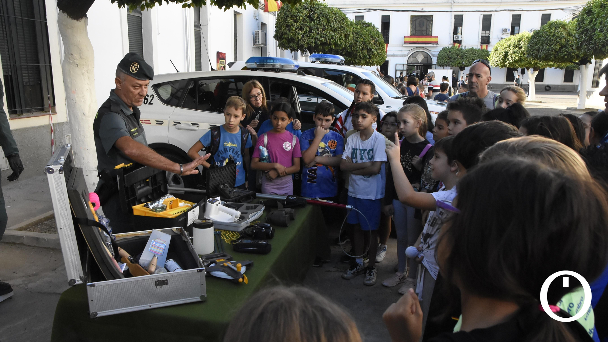 Presentación de los medios de la Guardia Civil a más de 700 alumnos.