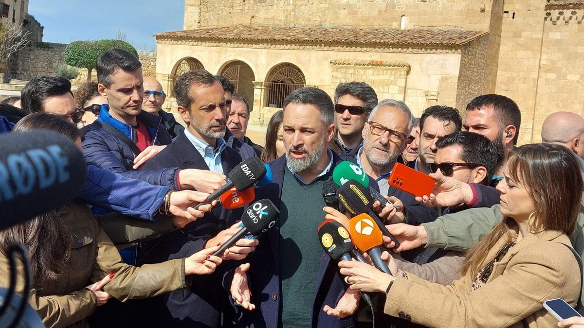 Abascal ve "difícil" un acuerdo inminente para la investidura de Guardiola en la primera votación del miércoles