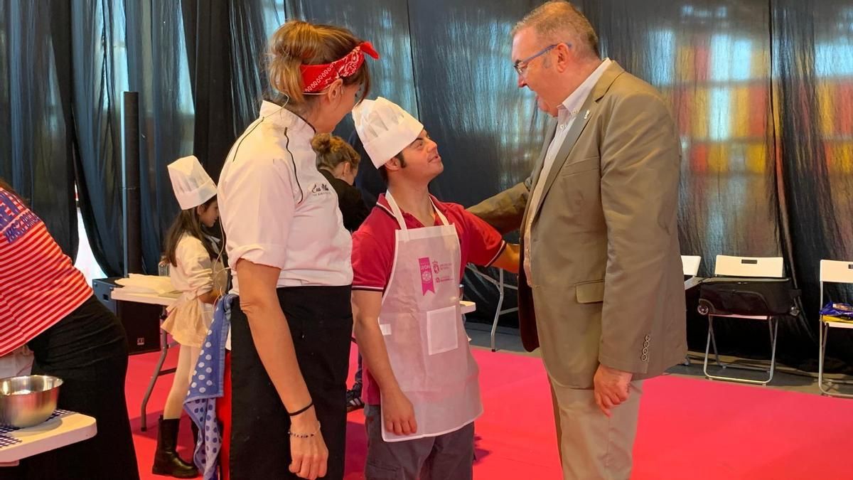 Concurso de Cortadores de Jamón y una gran queimada popular, este domingo en la Feria de los Productos de León