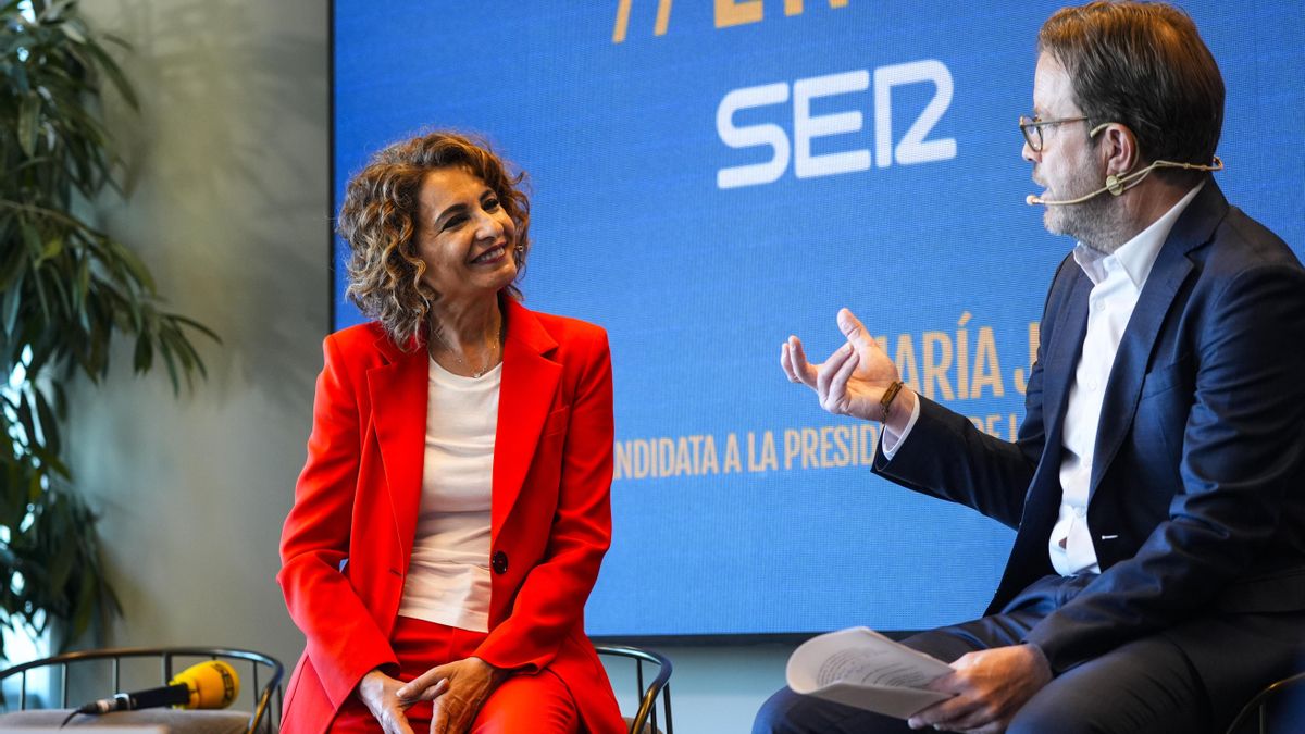 Montero critica las siete rebajas fiscales de Moreno pero evita aclarar si las suprimirá de ser elegida presidenta de Andalucía