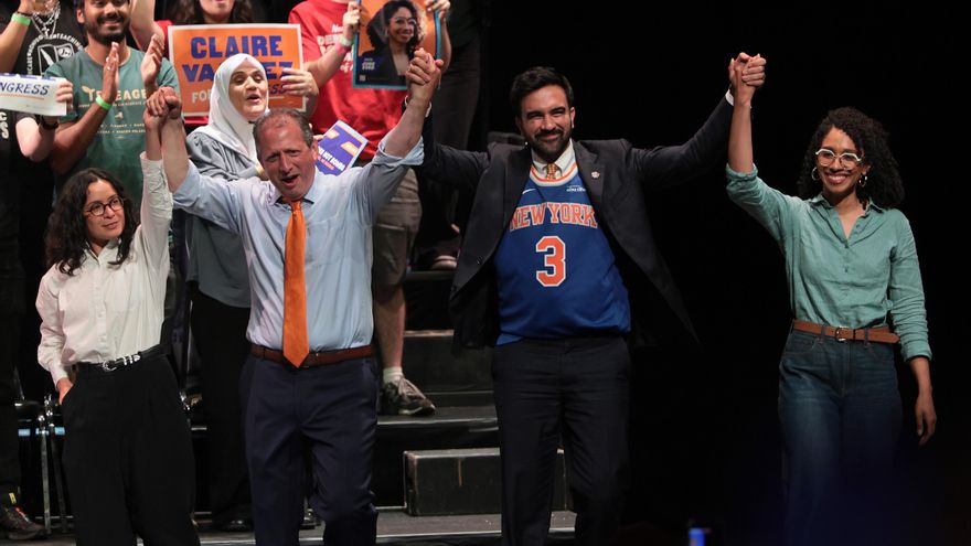 Mamdani empuja a la izquierda a los demócratas con la victoria de sus candidatos en las primarias de Nueva York